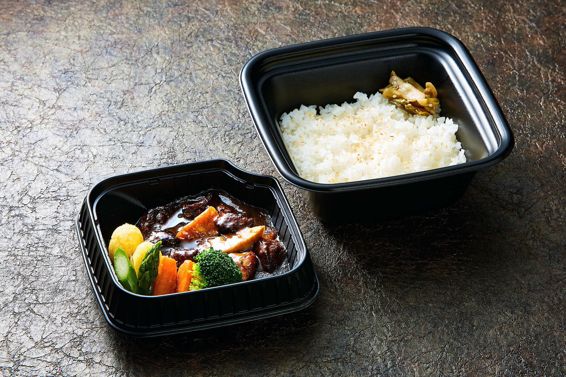 柔らか牛角煮丼